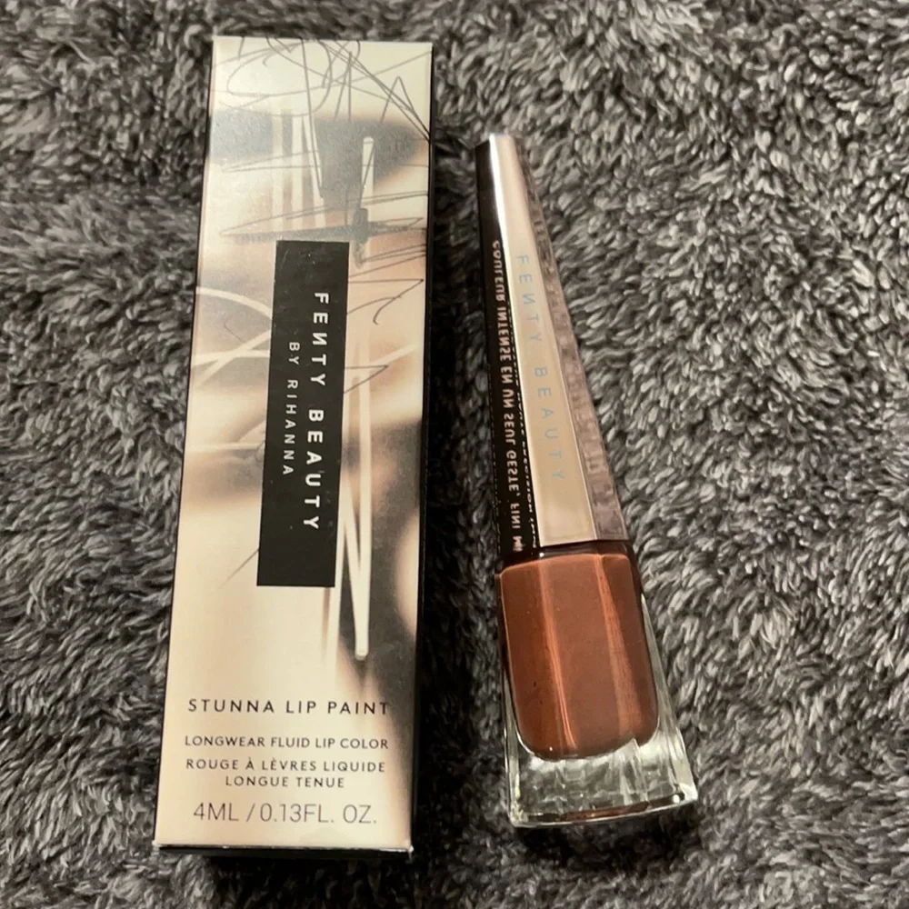 Fenty Unveil Stunna Lip Paint